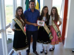 Gilso Paz recebe o convite para participar da 16ª edição do Festival Nacional da Cuca com Linguiça