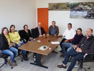 Deputados visitam o município de Tio Hugo