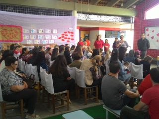 Escolas municipais protagonizam apresentações emocionantes em homenagem ao Dia das Mães