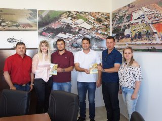 Gilso e Geder recebem convite para participar da Expomormaço 2017