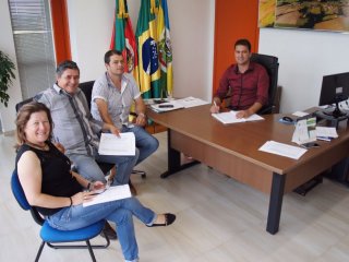 Prefeito Gilso Paz transmite cargo ao vice Geder Follmer