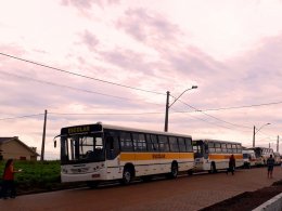Ônibus e vans responsáveis pelo transporte escolar foram vistoriados