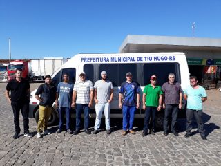 Caminhoneiros que participam de protesto em Tio Hugo doam sangue para hemocentro