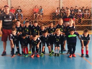 Crianças de Tio Hugo participam de competição regional de futsal