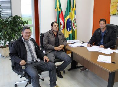Geder Follmer assume o Executivo Municipal