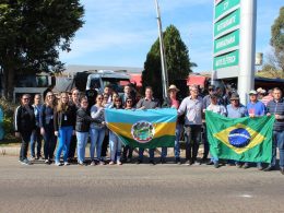 Poder Executivo Municipal de Tio Hugo participa da manifestação dos Caminhoneiros