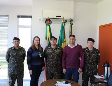 Prefeito recebe a visita de representantes do Posto de Recrutamento e Mobilização de Santo Ângelo