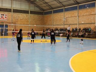 Campeonato de Futsal e Voleibol de Tio Hugo: Próximos jogos e classificação em todas as categorias