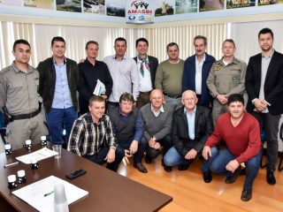 Prefeitos da Amasbi definem compra de veículo para a Patrulha Comunitária Rural