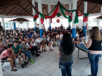 Educação fiscal e financeira é tema de palestras ministradas por servidoras públicas do município
