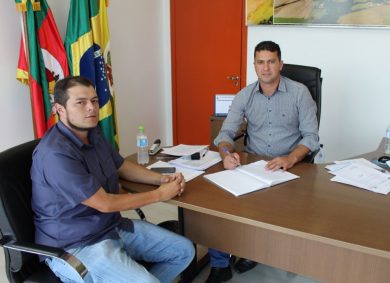Geder Follmer assume o Executivo Municipal