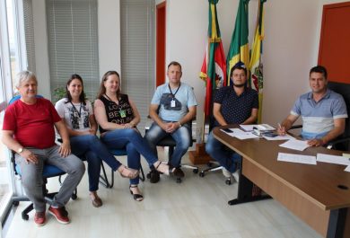 Administração de Tio Hugo antecipa o pagamento da segunda parcela do décimo terceiro salário dos servidores públicos
