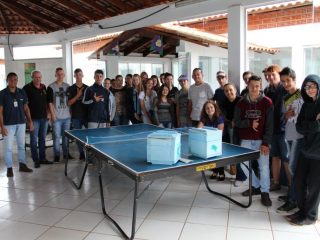 Tio Hugo desenvolve projeto de preservação de abelhas nativas sem ferrão