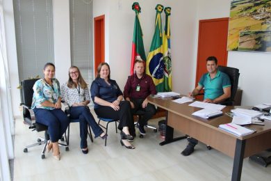 Administração Municipal anuncia reajuste salarial e no vale alimentação dos servidores públicos municipais