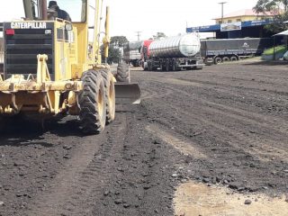 Obras: Equipes trabalham na manutenção e recuperação de vias