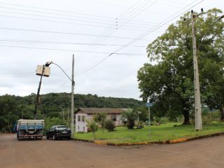 Manutenção na iluminação pública