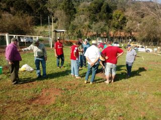 Tarde de campo sobre poda e manejo de frutíferas em pomares