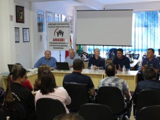 AMASBI reúne prefeitos em Tio Hugo