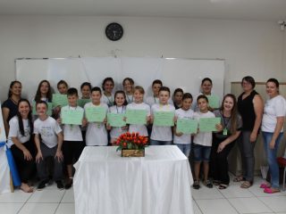 Projeto Letramento em Programação forma 19 alunos da rede municipal de ensino