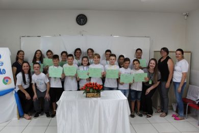 Projeto Letramento em Programação forma 19 alunos da rede municipal de ensino
