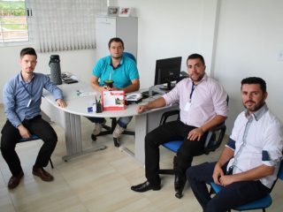 Prefeito em exercício recebe a visita de extensionista do Programa Peiex