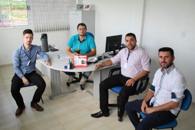 Prefeito em exercício recebe a visita de extensionista do Programa Peiex