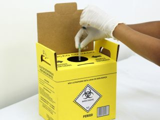 Descarte correto dos resíduos de saúde