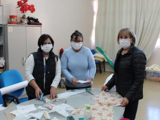 Assistência Social: Produção de máscaras e aventais
