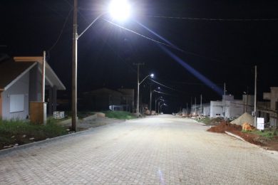 Rua Salvador no Núcleo Habitacional Sippel recebe iluminação de Led