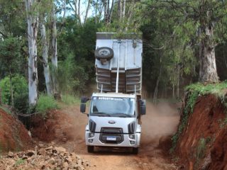 De ponta a ponta: Secretaria de Obras executa melhorias em estradas vicinais de todas as comunidades