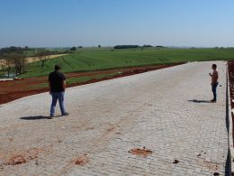 Pavimentação das ruas do novo projeto habitacional