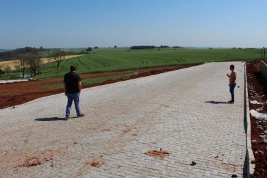Pavimentação das ruas do novo projeto habitacional