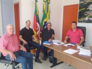 Prefeito Gilso Paz recebe a visita de representantes do Poder Executivo Municipal de Ibirapuitã
