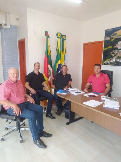 Prefeito Gilso Paz recebe a visita de representantes do Poder Executivo Municipal de Ibirapuitã