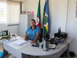 Geder Follmer assume o Executivo Municipal