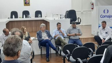 Prefeito Gilso Paz participa de reunião do Comaja