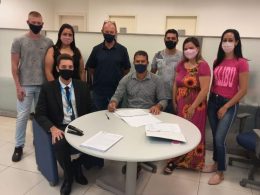 Assinados os primeiros contratos do Núcleo Habitacional Nossa Senhora Aparecida