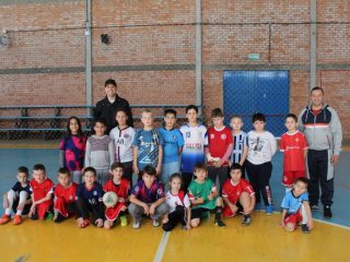TIO HUGO É MAIS ESPORTE: Atividades esportivas desenvolvidas no município contemplam todas as idades