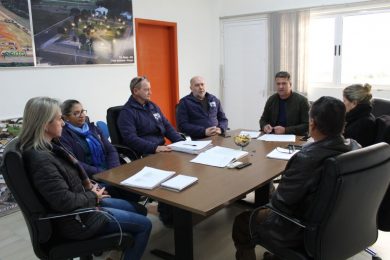 Reunião do Conselho Municipal de Habitação define diretrizes e beneficiários do Programa Municipal de Reformas Habitacionais