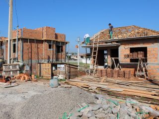 Com construções em etapas avançadas Núcleo Habitacional Nossa Senhora Aparecida ganha forma
