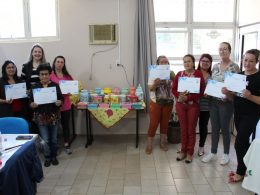 Belos trabalhos: Mais oficina de decoupage é concluída