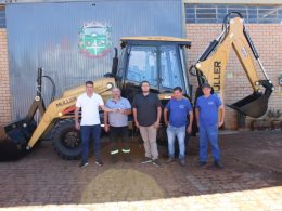 Administração Municipal de Tio Hugo adquire nova Retroescavadeira