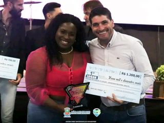 Professora de música  de Tio Hugo Camila Sprandel conquista o 1º Lugar em Festival promovido na cidade de Não Me Toque