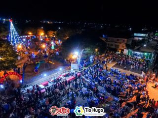 Mais uma noite especial: Abertura do Natal Iluminado 2022 reúne grande público