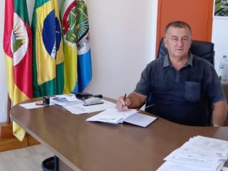 Delcio Wiedthauper assume o Executivo Municipal