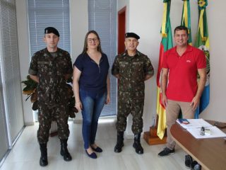 Militares do PRM de Santo Ângelo visitam Tio Hugo