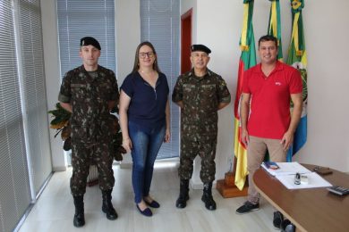 Militares do PRM de Santo Ângelo visitam Tio Hugo