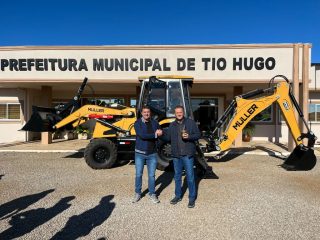 Município de Tio Hugo adquire nova retroescavadeira