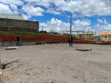 Obras do novo espaço esportivo e de lazer no Bairro Nossa Senhora Aparecida em fase final