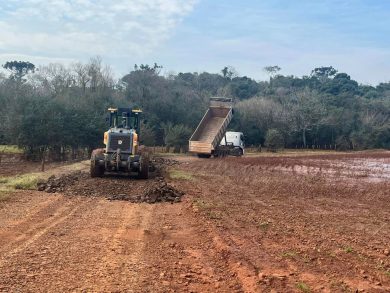 Secretaria municipal de Obras atua na recuperação das estradas